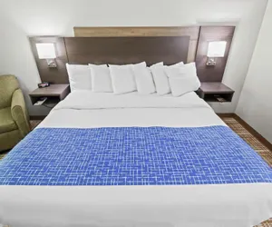 Photo 5 - GrandStay Hotel & Suites