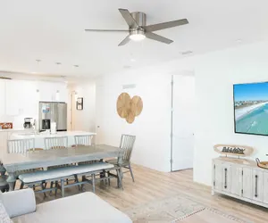 Photo 5 - Enclave at Lyndell Lane by Avantstay Private Pool