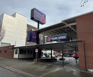 Photo 2 - Studio 6 Suites Vancouver, Wa - Waterfront