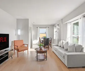 Photo 4 - Luxury Modern Retreat w Spacious Yard Premium Comfort