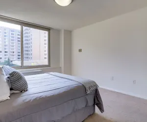 Photo 5 - Crystal City Condo w Top Amenities