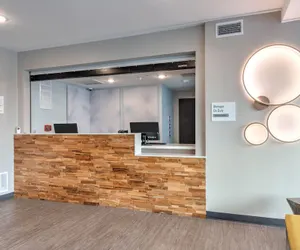 Photo 2 - ECHO Suites Extended Stay by Wyndham Dallas Plano/Richardson