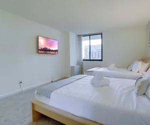 Photo 5 - Stay with Comfort in Crystal City