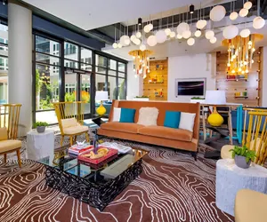 Photo 2 - Spacious 2BR Apt with Den W Balcony