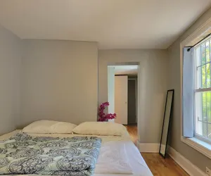 Photo 2 - Entire House 1BD King Bed near Downtown