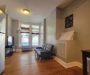 Photo 5 - Entire House 1BD King Bed near Downtown