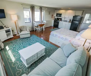 Photo 4 - Neptune House Block Island Resort