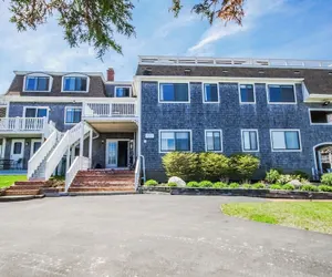 Photo 2 - Neptune House Block Island Resort