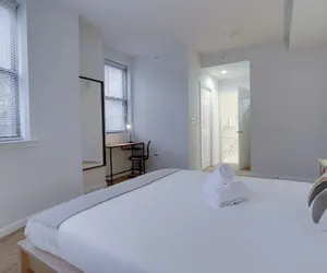 Photo 5 - Amazing Apt in Ballston With Gym