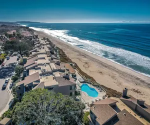 Photo 2 - Surfsong Dream - Beachfront