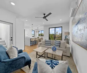 Photo 2 - Rooftop Home With Ocean View Private Parking