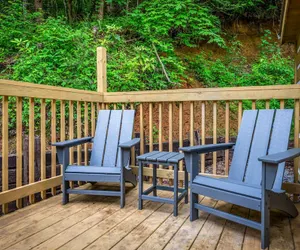 Photo 5 - Group Getaway, Modern Cabins Sleep 16, Gatlinburg