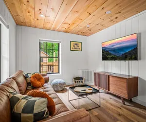 Photo 3 - Group Getaway, Modern Cabins Sleep 16, Gatlinburg