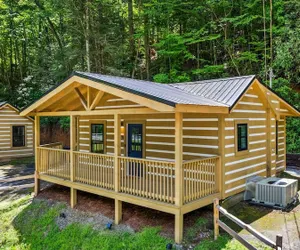 Photo 2 - Group Getaway, Modern Cabins Sleep 16, Gatlinburg