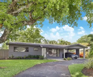 Photo 5 - Stylish 4BR 2BA Home w Spacious Backyard in Vibrant Wilton Manors