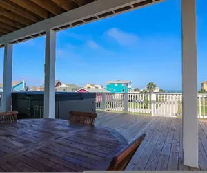 Photo 3 - Unforgettable Vacation Getaway in Treasure Island