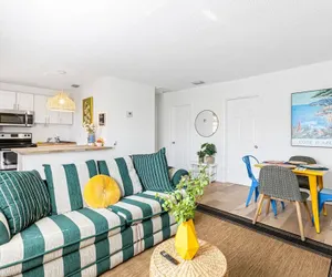 Photo 2 - Lovely 2 BR Condo in Sailboat Bend