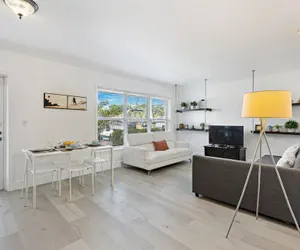 Photo 3 - Las Olas Blvd Exclusive Apt With Waterview