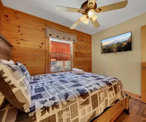 Photo 5 - Greenbrier Woods 2 Bedroom Cabin