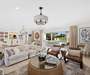Photo 4 - Luxury Beach House With a View