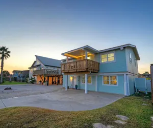 Photo 2 - Seaglass Landing Private Pool, Cabana, & Near Port Aransas Beaches