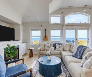 Photo 4 - Sleeps 28 Beachfront w/ Pool, Hot Tub, Game Room Atlantic Watch by Avantstay
