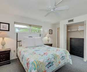 Photo 4 - Anna Maria Island Beach Happy-direct Beach Front-1br-1br