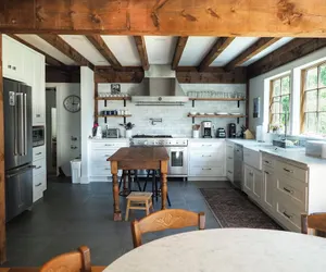 Photo 5 - Charming 6 Bdrm Countryside Stay