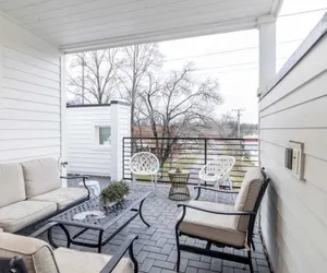 Photo 3 - Monty by Avantstay 4bdr 4ba, Balcony w/ Outdoor Seating, 5mins to DT