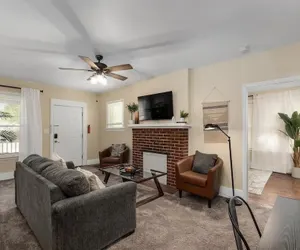 Photo 2 - Bright And Newly Remodeled Apartment Near Emu 1 2 Bedroom Apts