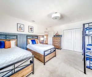Photo 4 - 50% off 5BR Luxury Mins to Las Olas, Shops & Beach