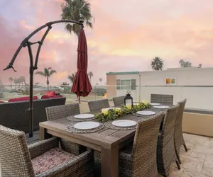 Photo 5 - Windansea by Avantstay Private Rooftop Patio, 2 Blocks to Beach & Town