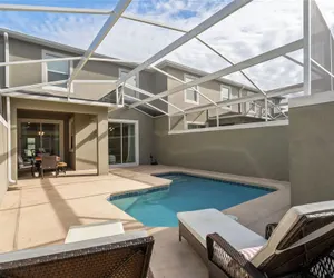 Photo 4 - Amazing 4 Bedrooms Home With Pool Close to Disney