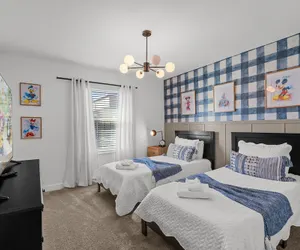 Photo 3 - Amazing 4 Bedrooms Home With Pool Close to Disney