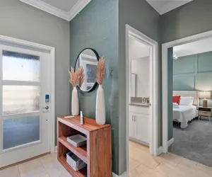 Photo 5 - Stunning 4bed Home Perfect for Families