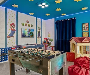 Photo 3 - Luxury 5bed Home With Pool and Game Room