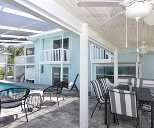 Photo 2 - Beach Paradise Getaway