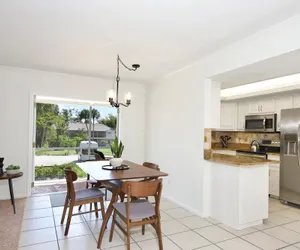 Photo 2 - Beach Bungalow 2