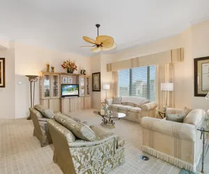 Photo 4 - Waterside Penthouse #3h1
