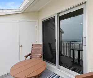 Photo 2 - Colony Beach Club 225