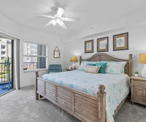 Photo 3 - Oceanwalk 1-303