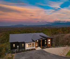Photo 2 - Whiskey Ridge - Avantstay Panoramic Views Infinity Pool Hot Tub Game Room