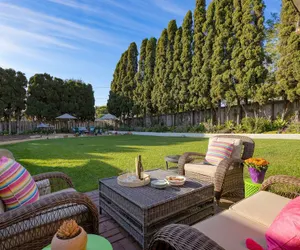 Photo 2 - Hummingbird Haven by Avantstay Dog-friendly Near the Beach Huge Yard Hot Tub