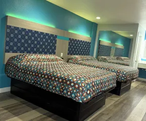 Photo 3 - Royale Inn Motel