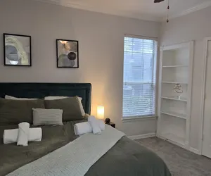 Photo 2 - Family-friendly 2BR in Houston