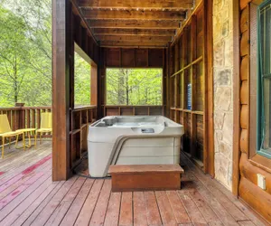 Photo 5 - Yesteryear by Avantstay Hot Tub, 360 Deck Views and Game Room Easy Access