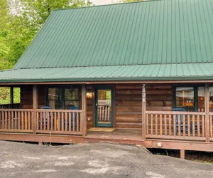 Photo 3 - Yesteryear by Avantstay Hot Tub, 360 Deck Views and Game Room Easy Access