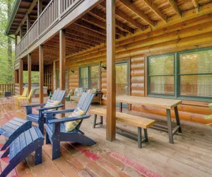 Photo 4 - Yesteryear by Avantstay Hot Tub, 360 Deck Views and Game Room Easy Access