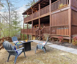 Photo 4 - Redesigned, Hot Tub, Firepit, Billiards Pigeon Forge Riverbend by Avantstay
