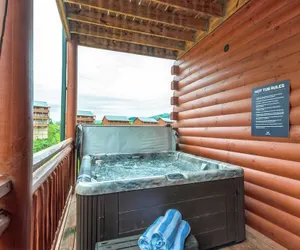 Photo 3 - Laurel Point by Avantstay Sleeps 18! Indoor Pool, Hot Tub, Theater, Game Room